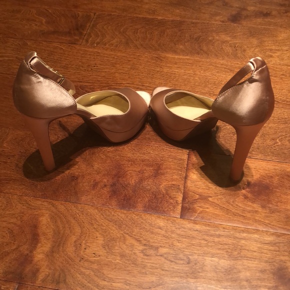 Jessica Simpson heels - Picture 3 of 8